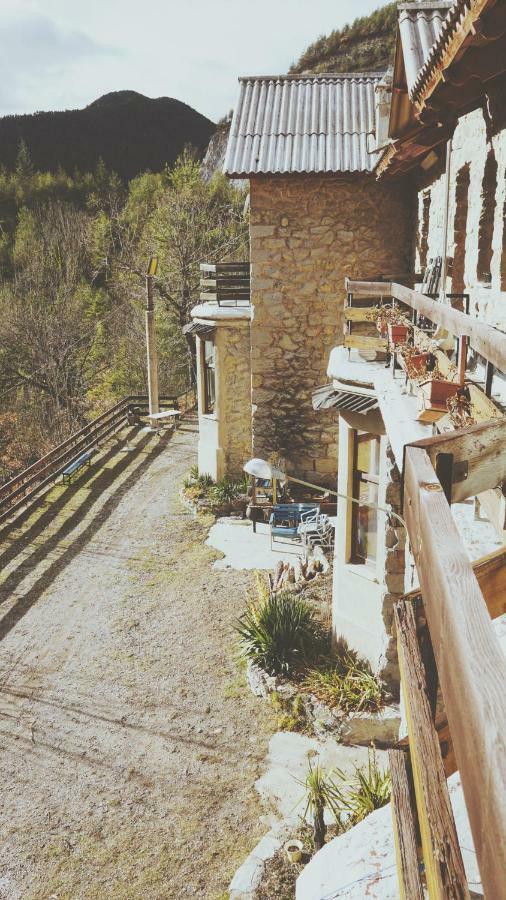 Refugi Quatre Cases Clot del Moro Exterior foto
